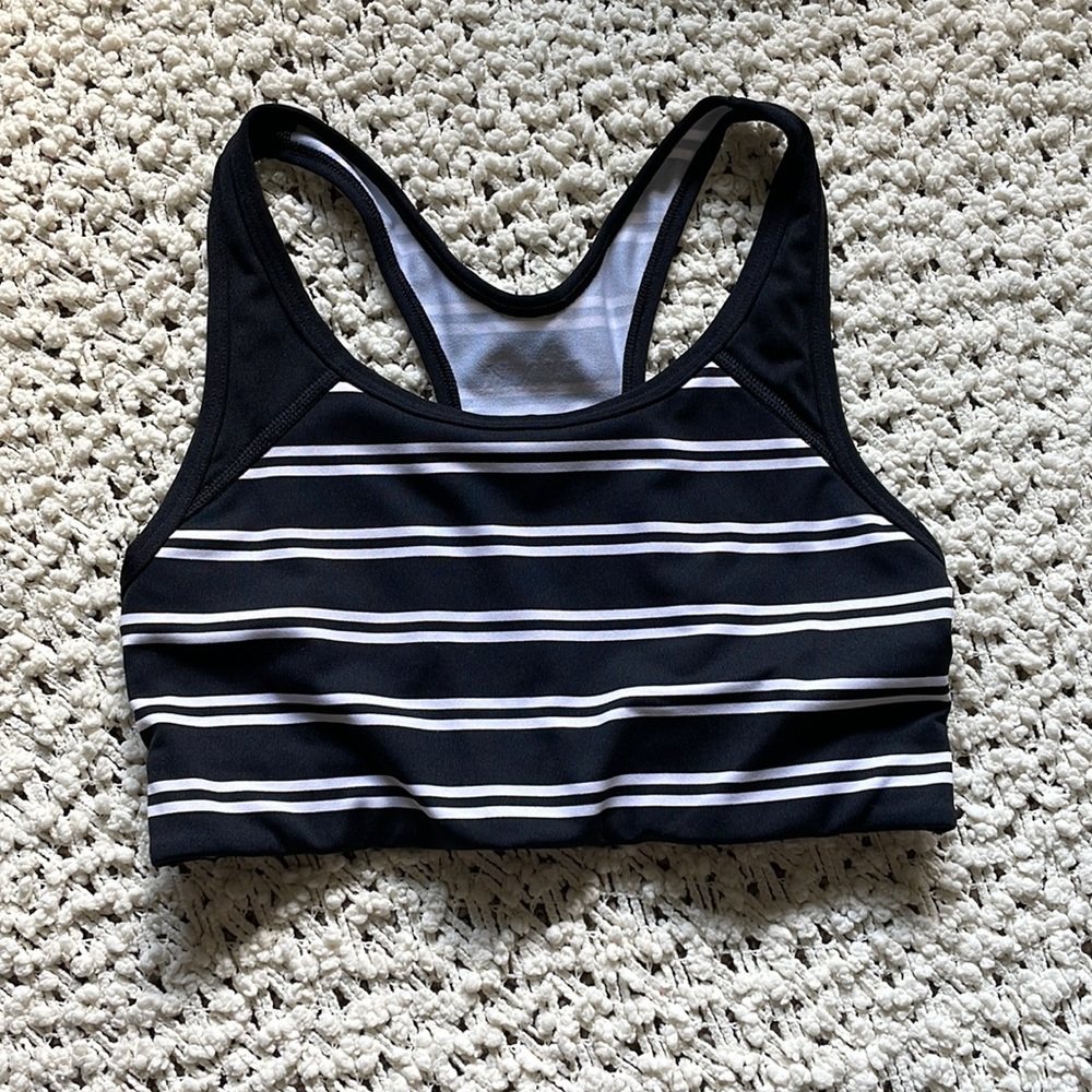 🧘🏼‍♀️ PINK Ultimate Unlined Striped Sports Bra 🧘🏼‍♀️